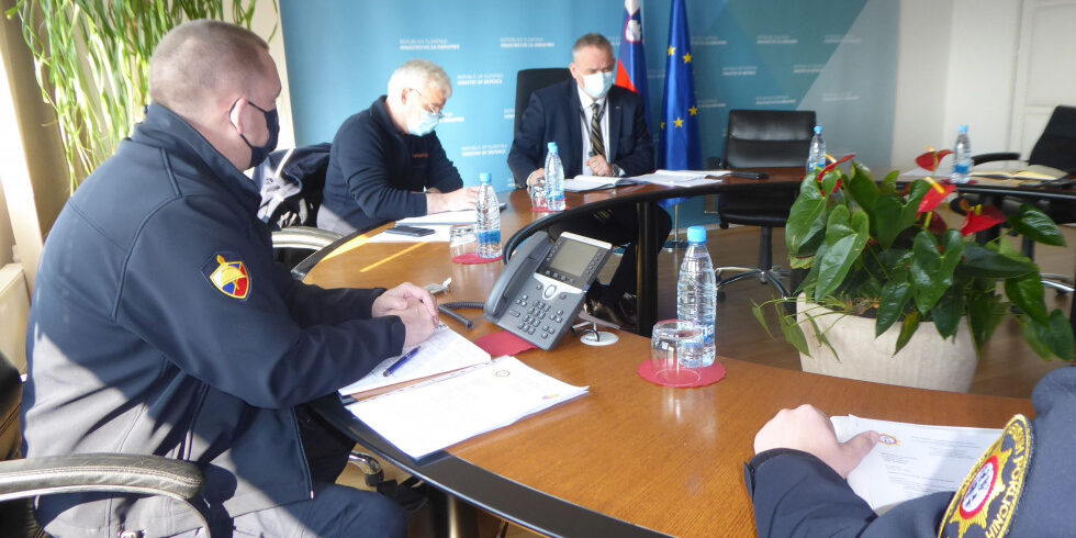 zpgs_1__FitWzk4MCw5ODAsIjc0Njg1NDE4YjkiXQ